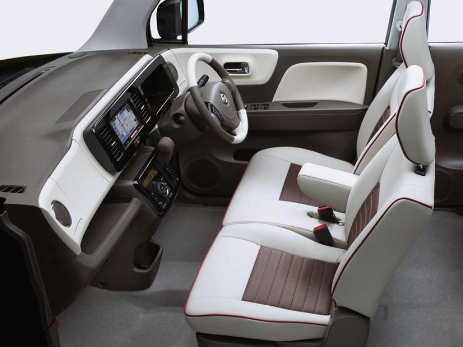  Nissan Moco Dolce 2013 года  (фото 2 из 5)